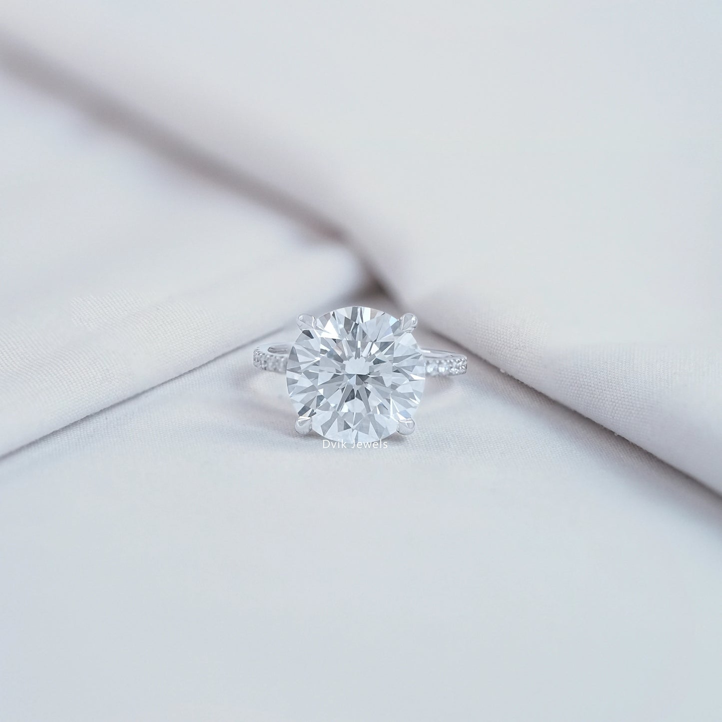 8 CT Round Cut Lab Grown Diamond Accent Set Ring