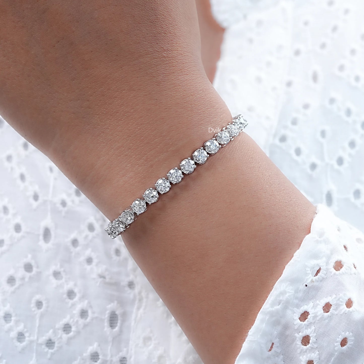 Brilliant Cut Round Diamond Tennis Bracelet