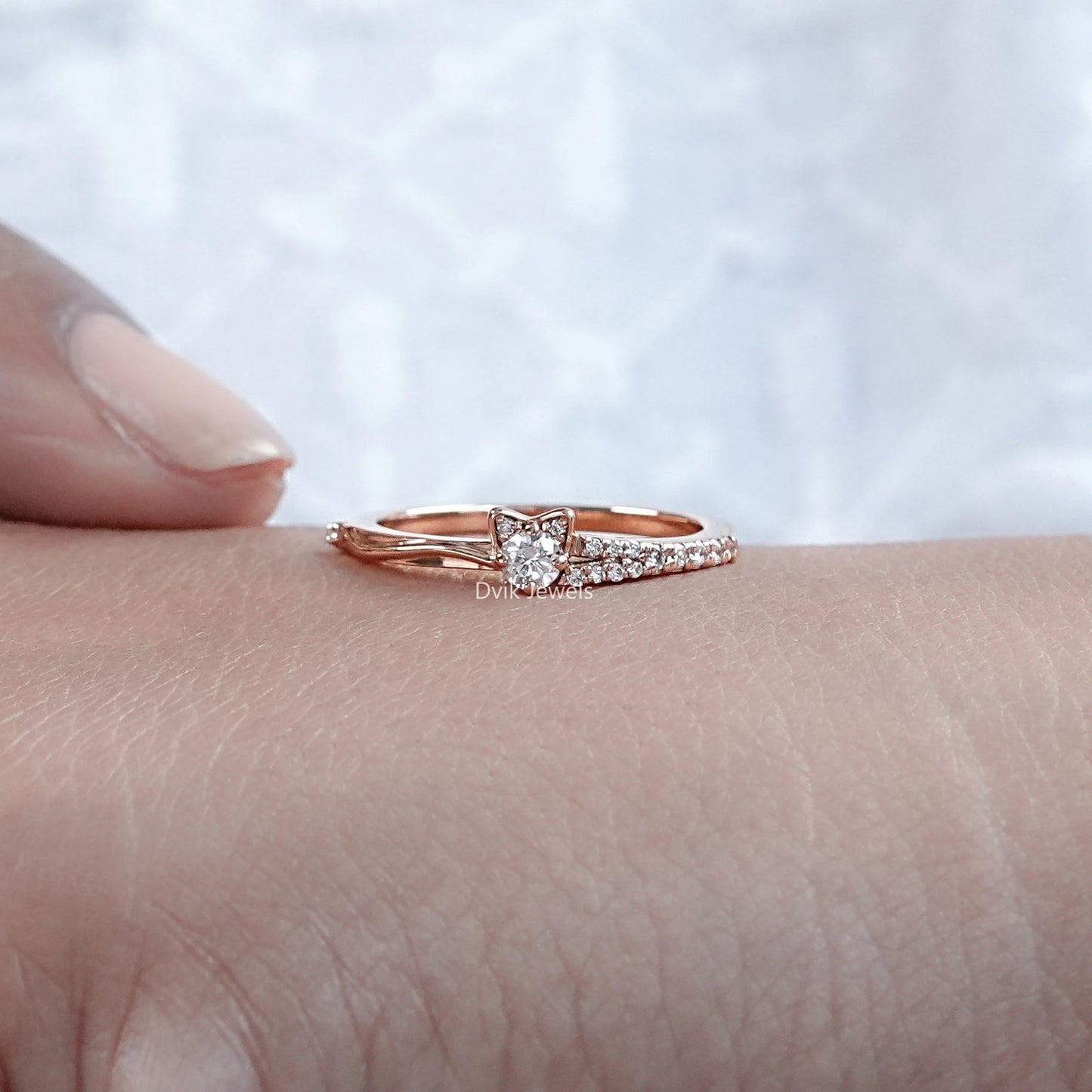 Round Diamond Cat Face Engagement Ring