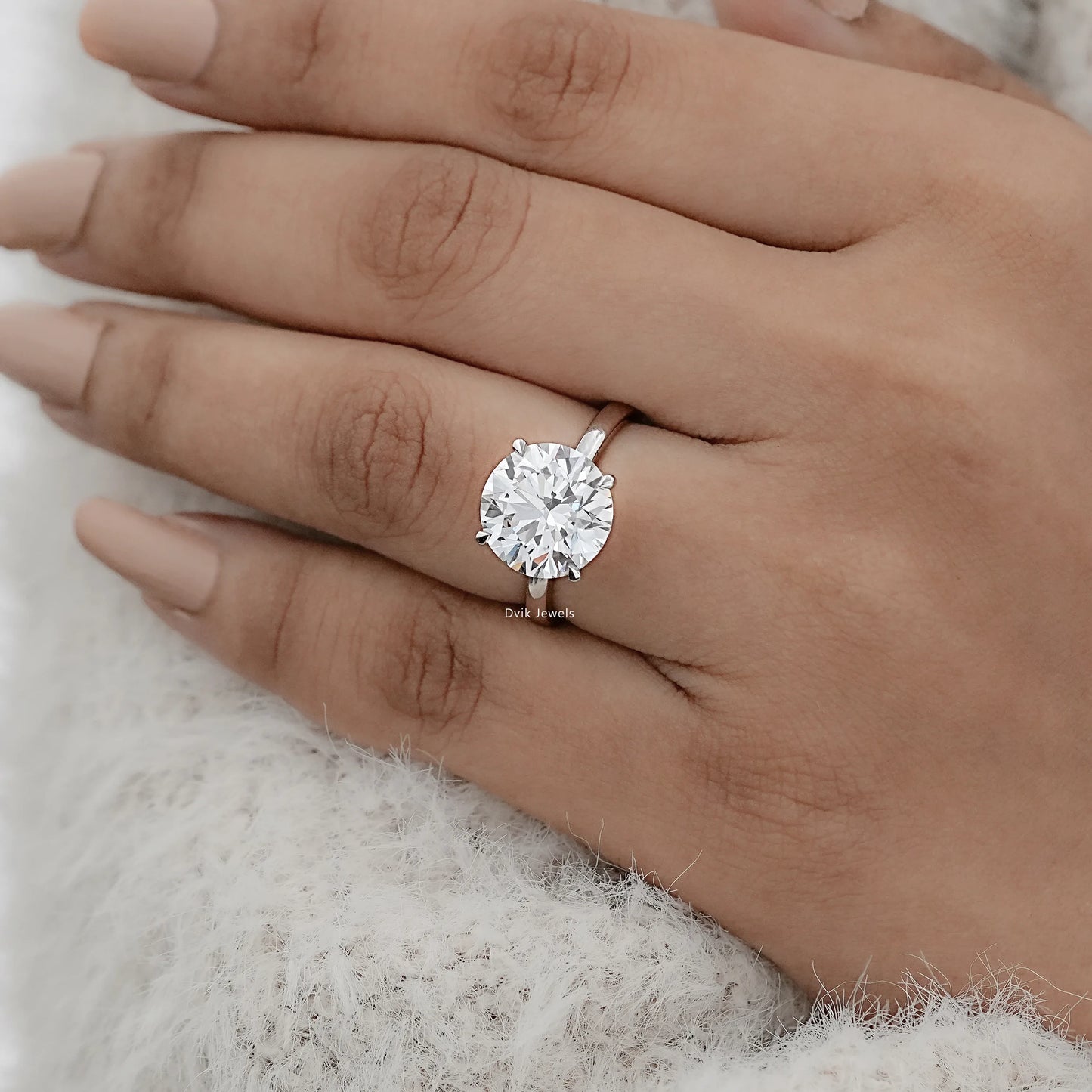 Round Cut Diamond Solitaire Engagement Ring