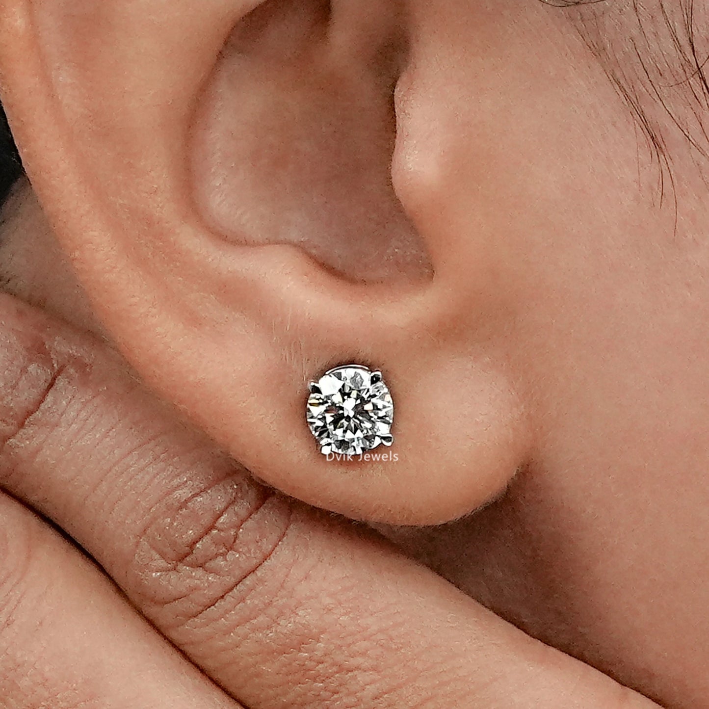 Round Lab Grown Diamond Stud Earrings