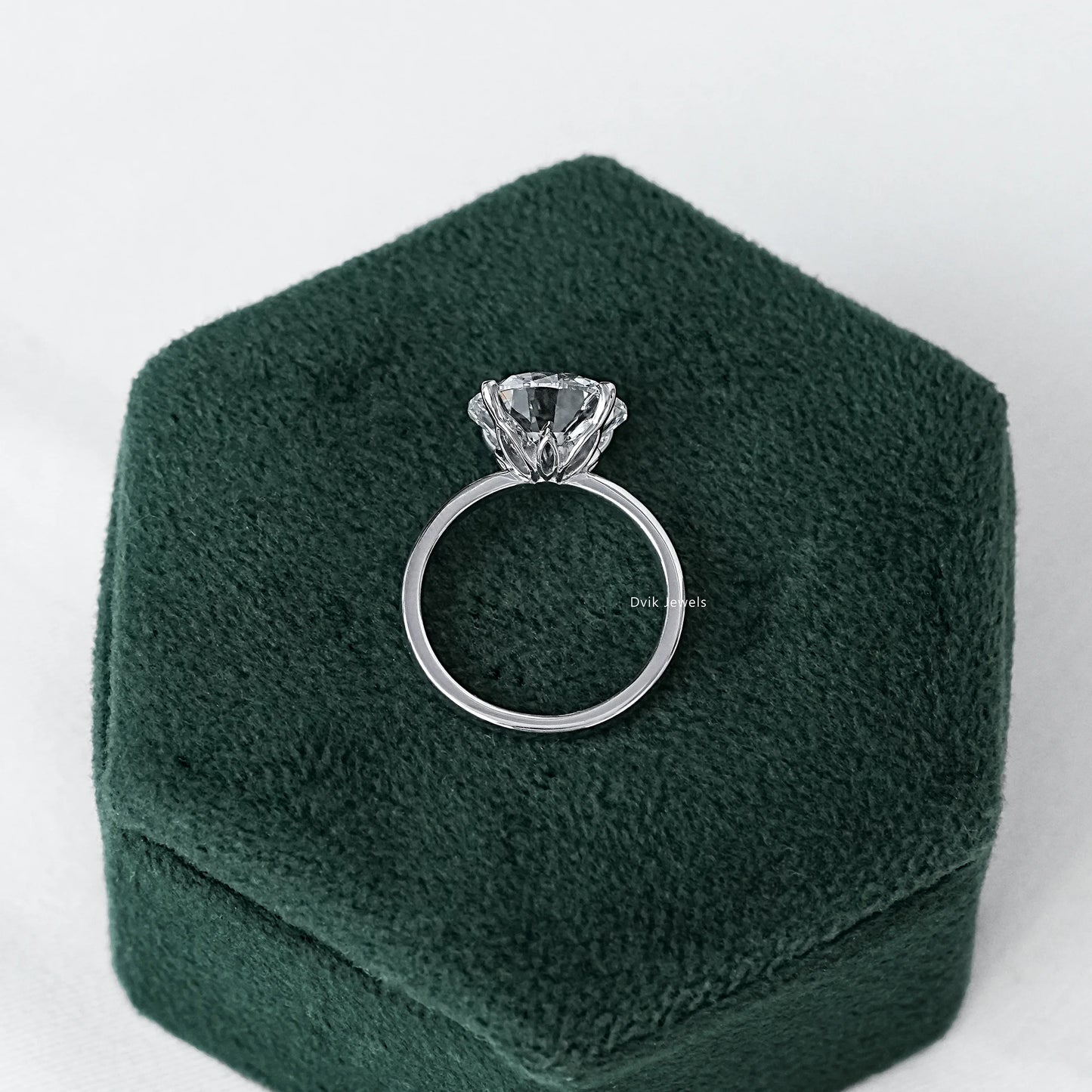Round Cut Diamond Solitaire Engagement Ring