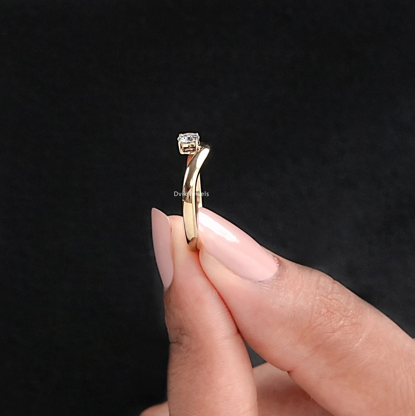 Solitaire Diamond Curved Ring