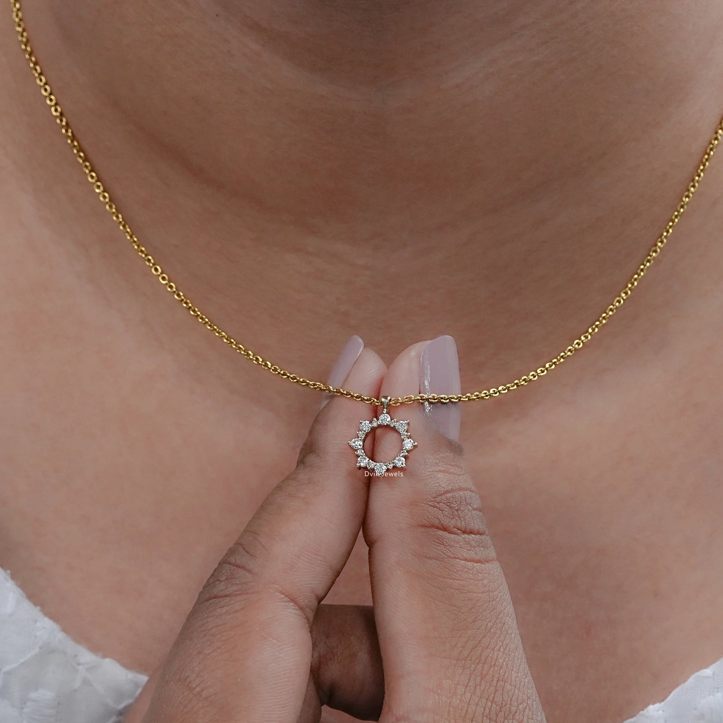 Floral Style Round Diamond Dainty Pendant