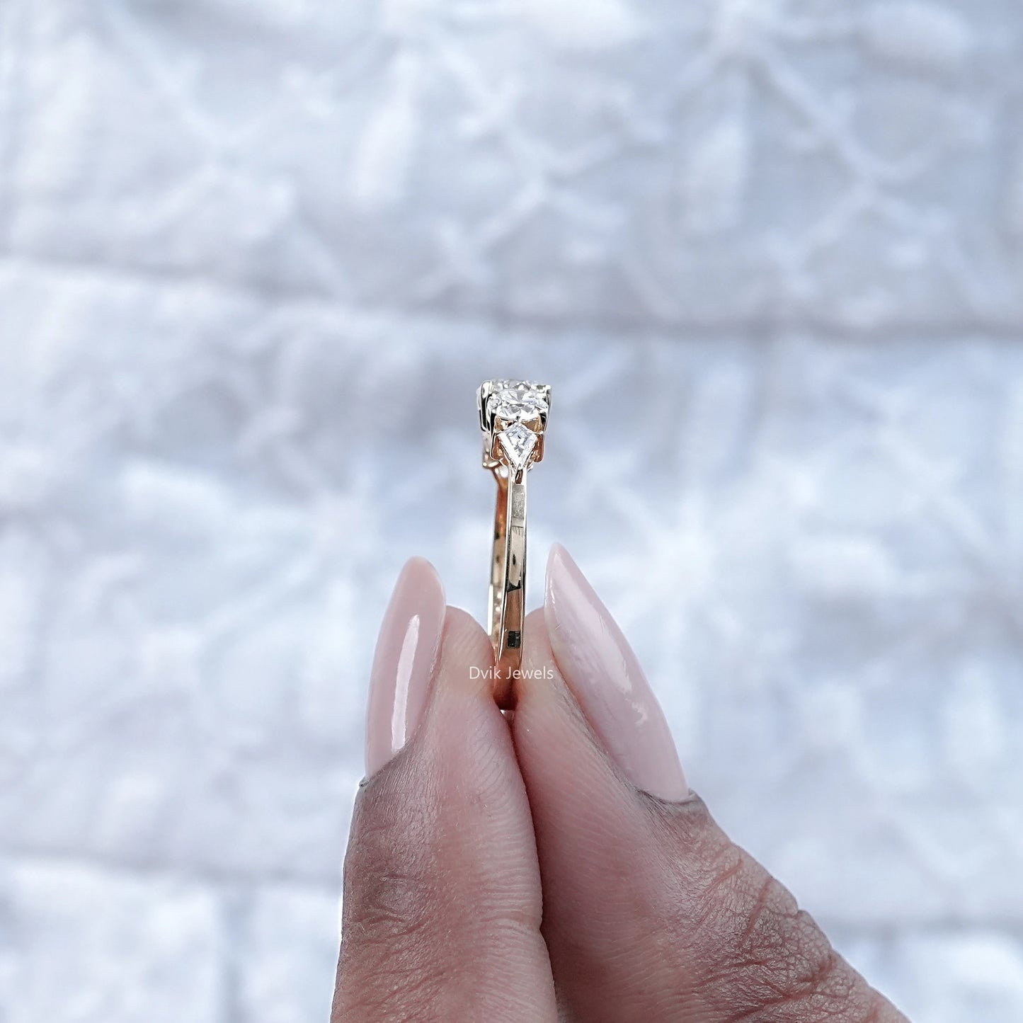 Round And Kite Cut Diamond Five Stone Ring