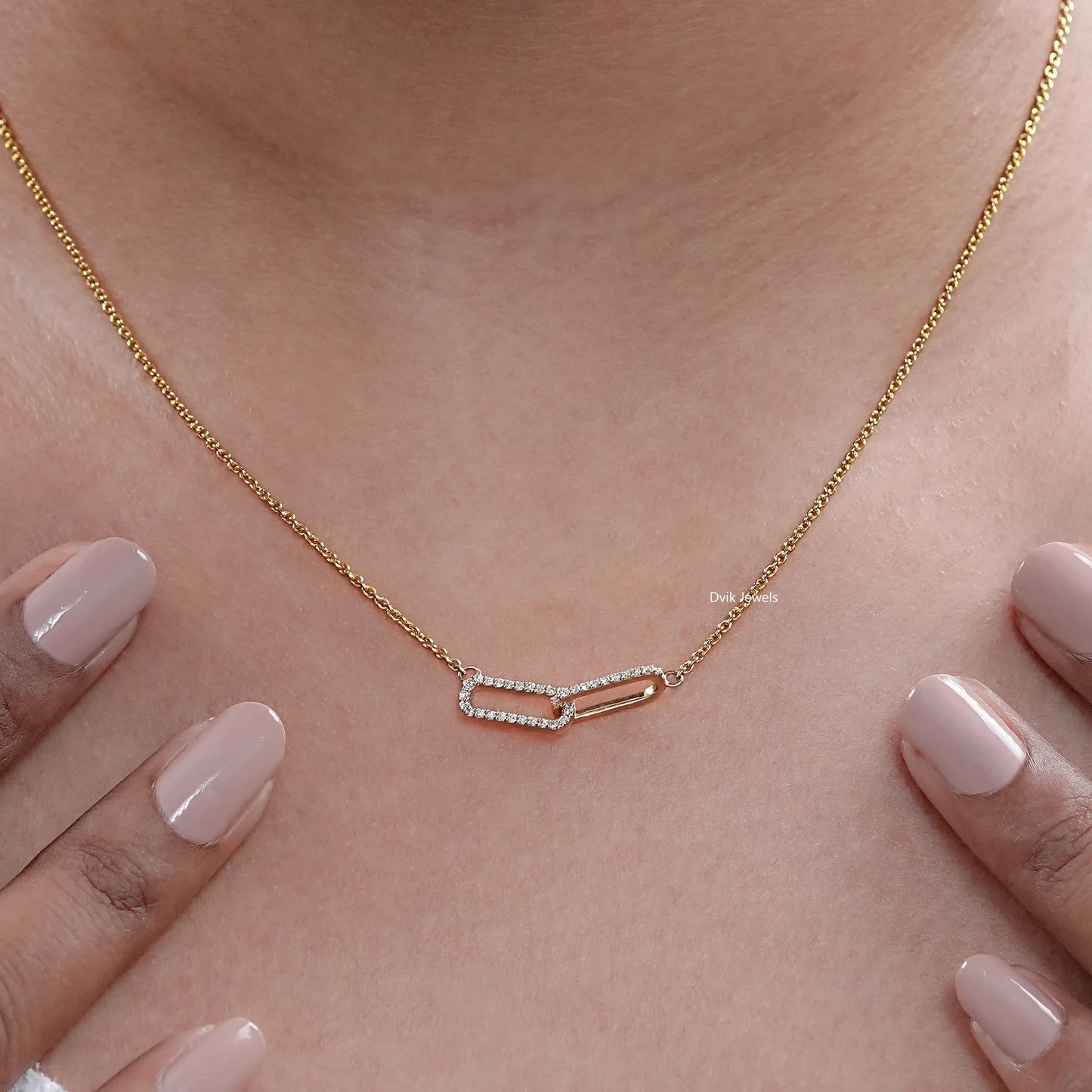 Round Lab Diamond Open Rectangle Double Link Pendant