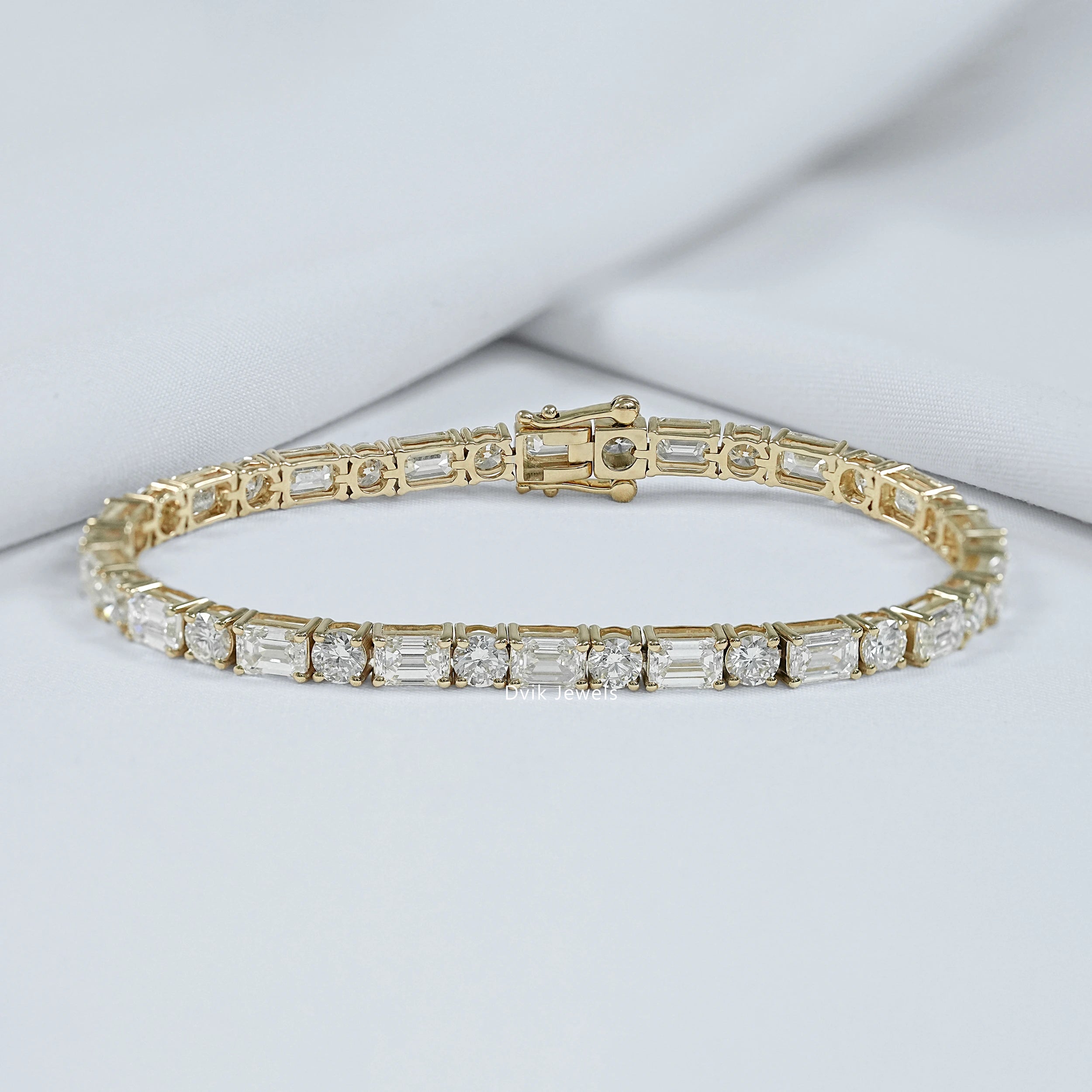 Lab Grown Emerald Diamond Tennis Bracelet – Dvik Jewels