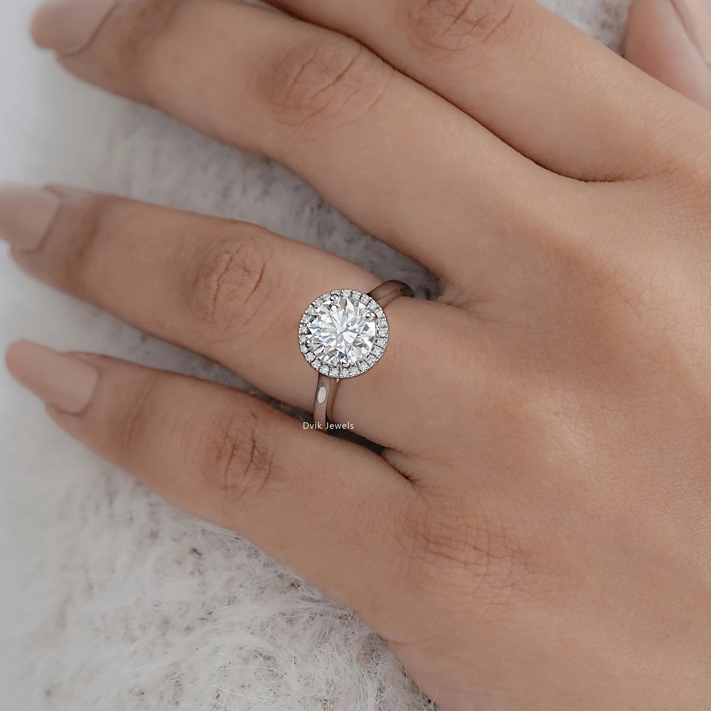 Brilliant Round-Cut Diamond Halo Solitaire Ring