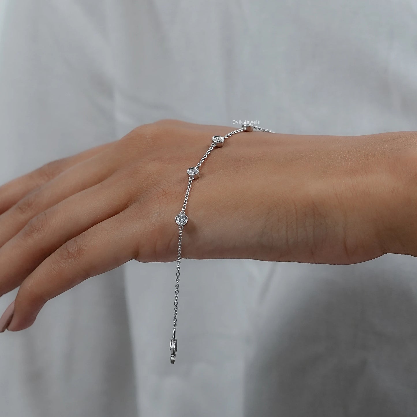 Round Cut Bezel Set Diamond Bracelet