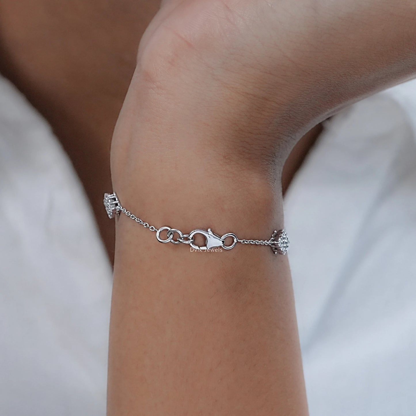 Round Cut Pave Set Diamond Chain Bracelet