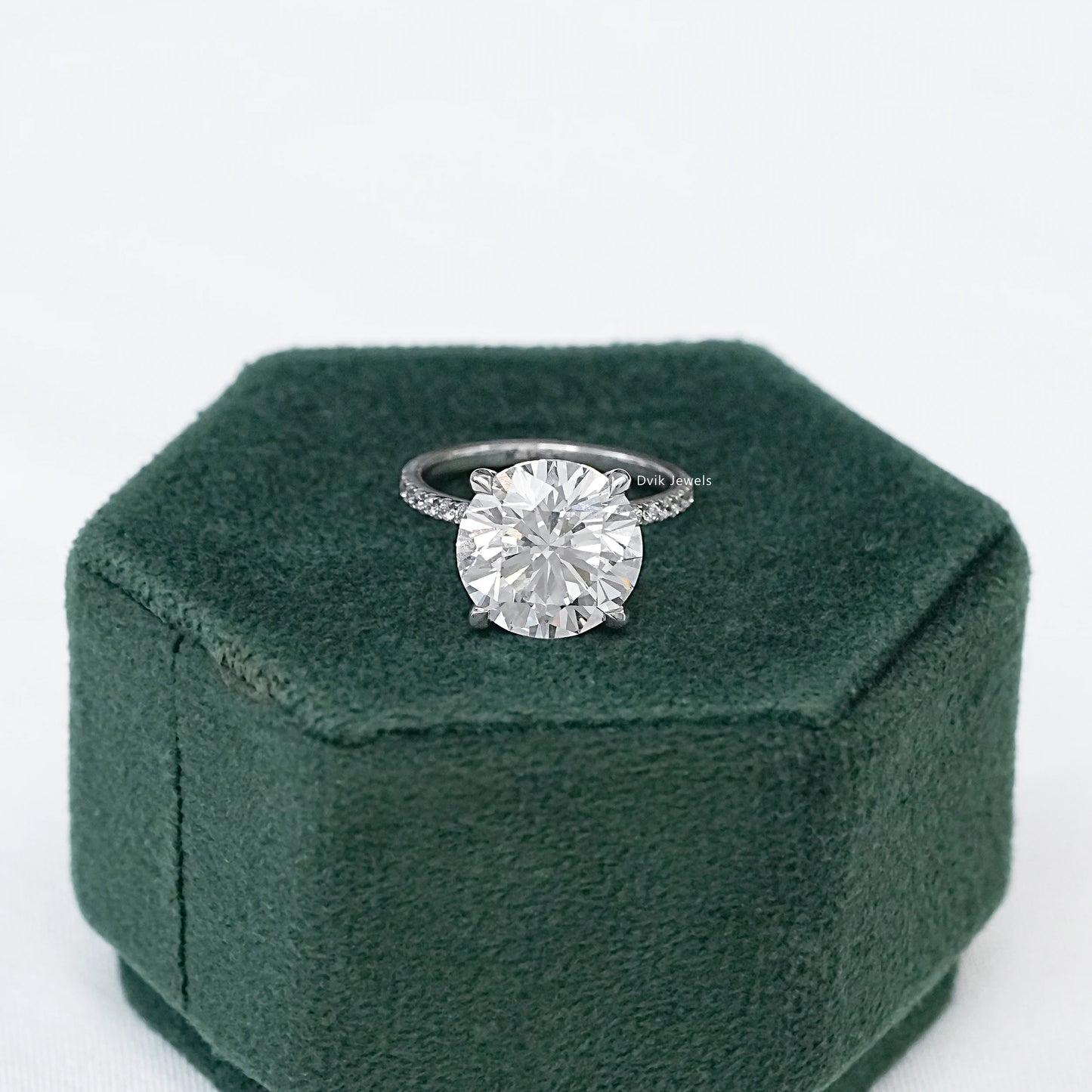 8 CT Round Cut Lab Grown Diamond Accent Set Ring