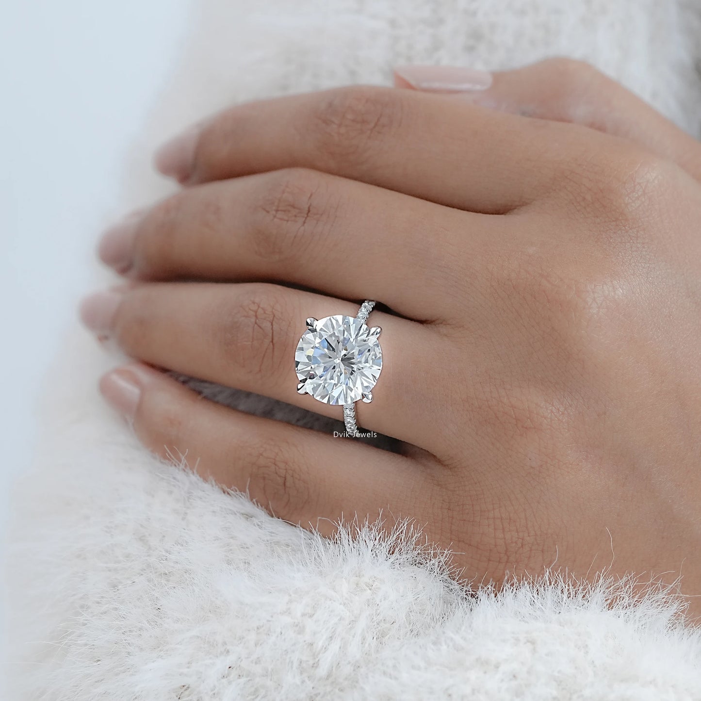 8 CT Round Cut Lab Grown Diamond Accent Set Ring