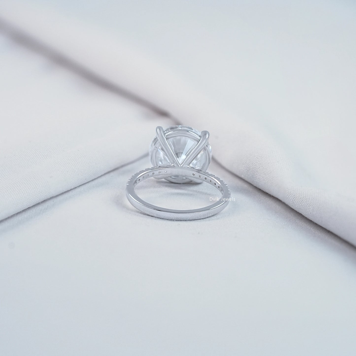 8 CT Round Cut Lab Grown Diamond Accent Set Ring