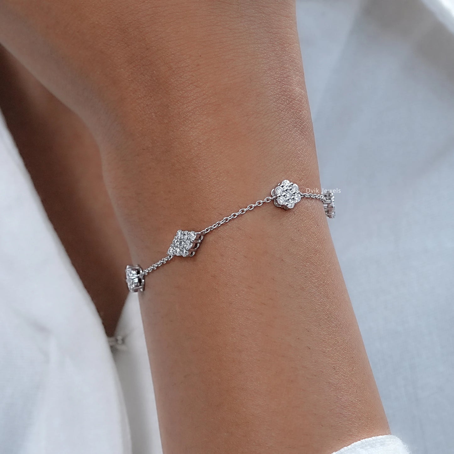 Round Cut Pave Set Diamond Chain Bracelet