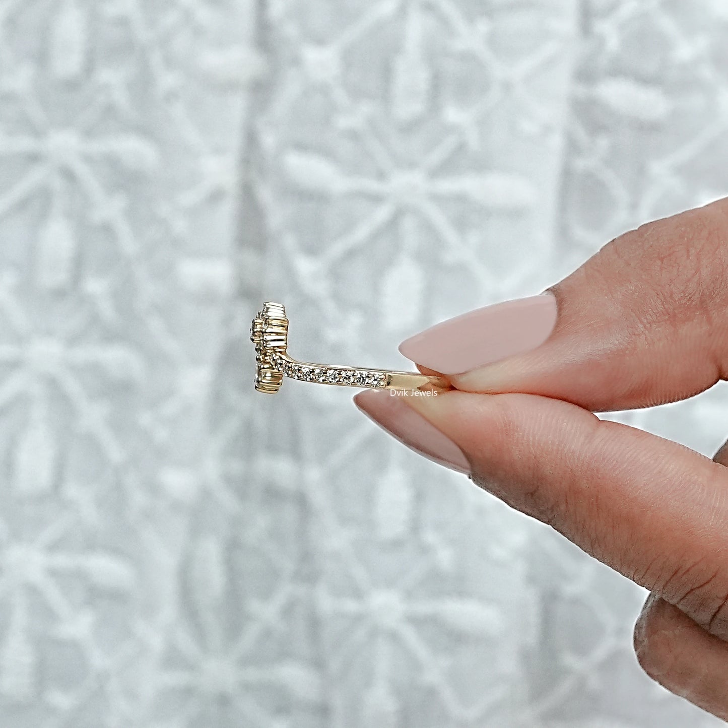 Round Cluster Diamond Chevron Ring