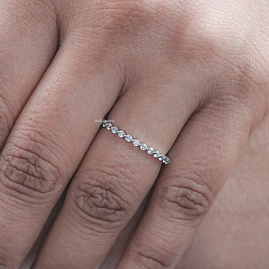 Brilliant Round Cut Diamond Eternity Band