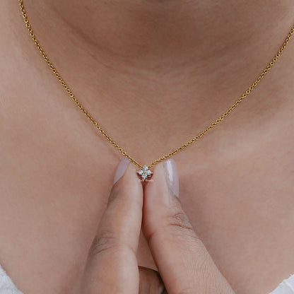Round Diamond Floral Style Minimalist Pendant