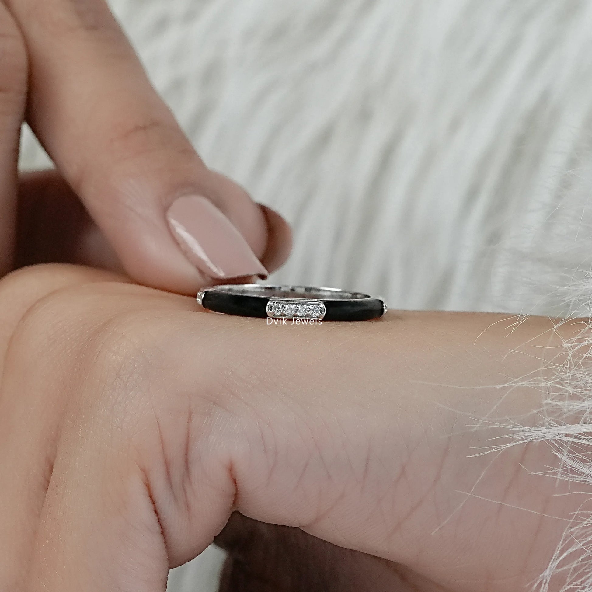 Lab diamond enamel band white gold black enamel bar design