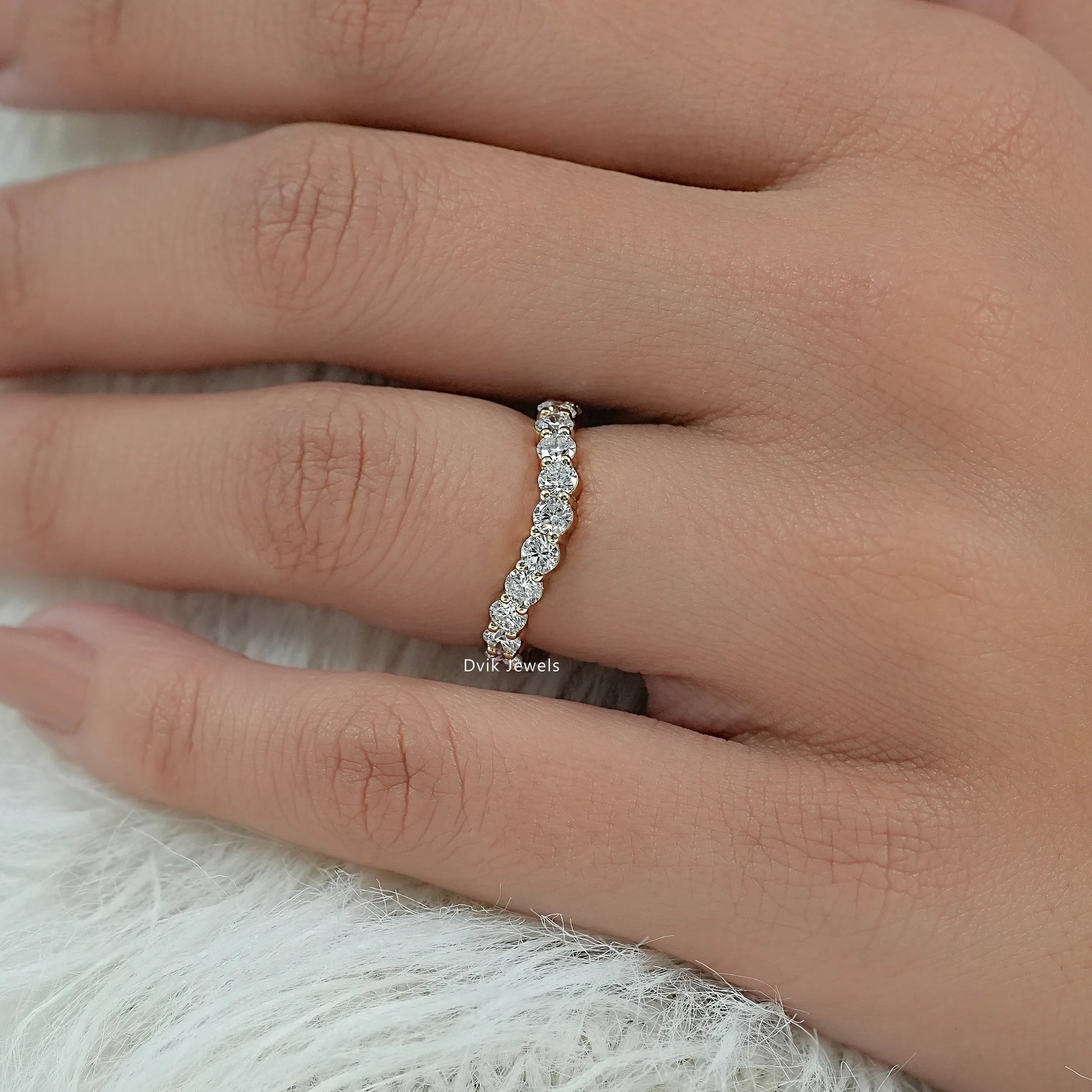 Curved Round Cut Lab Diamond Eternity Band Band
