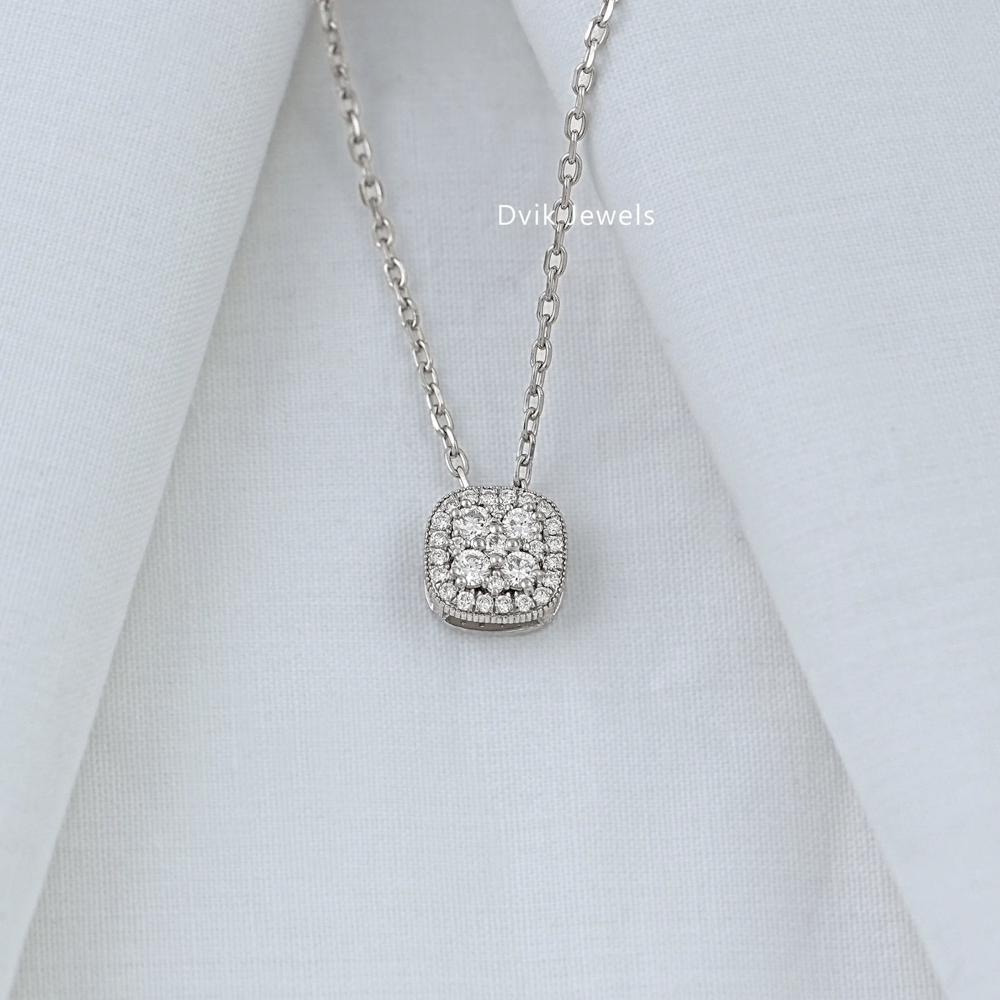 Round Diamond Cluster Halo Pendant Pendant
