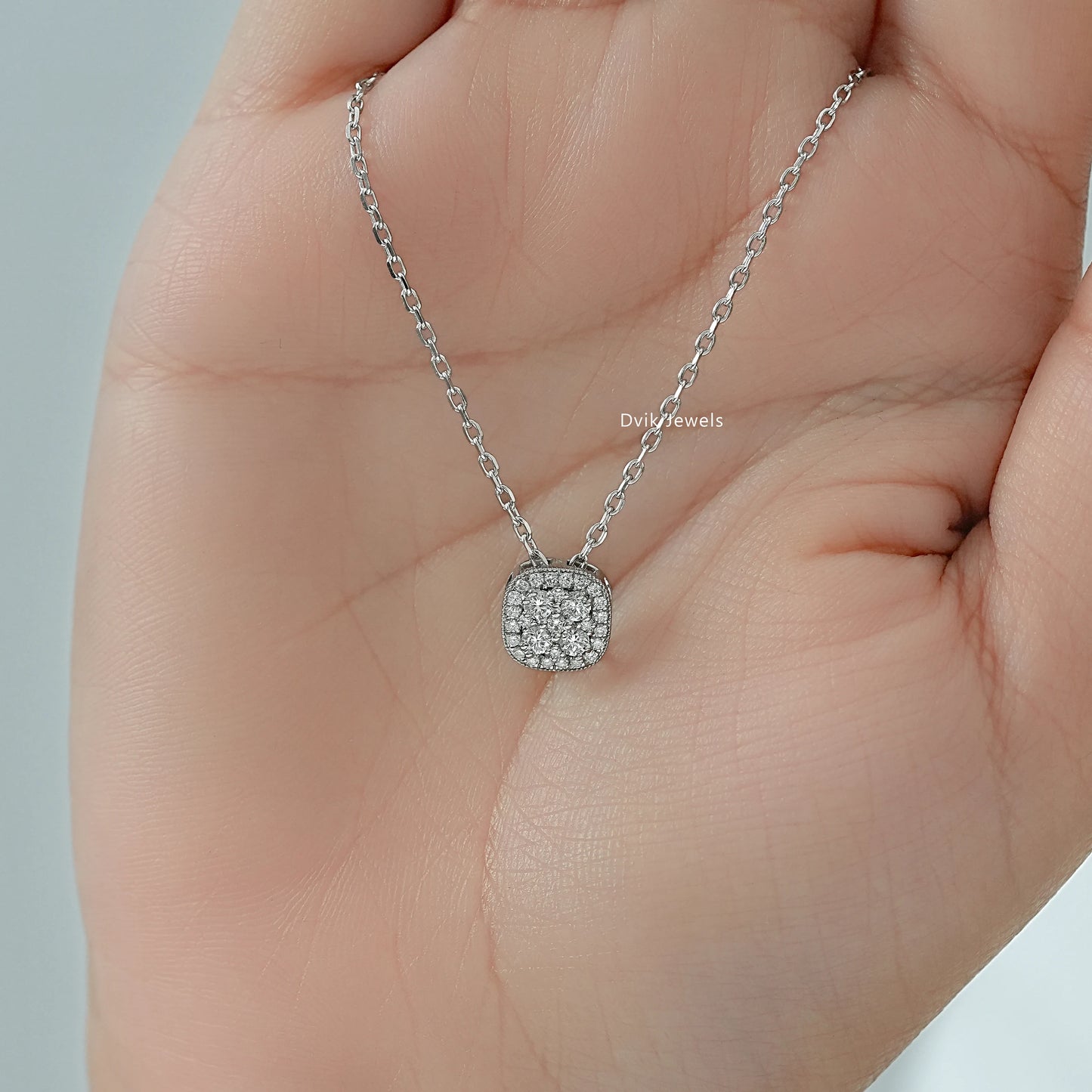 Round Diamond Cluster Halo Pendant Pendant