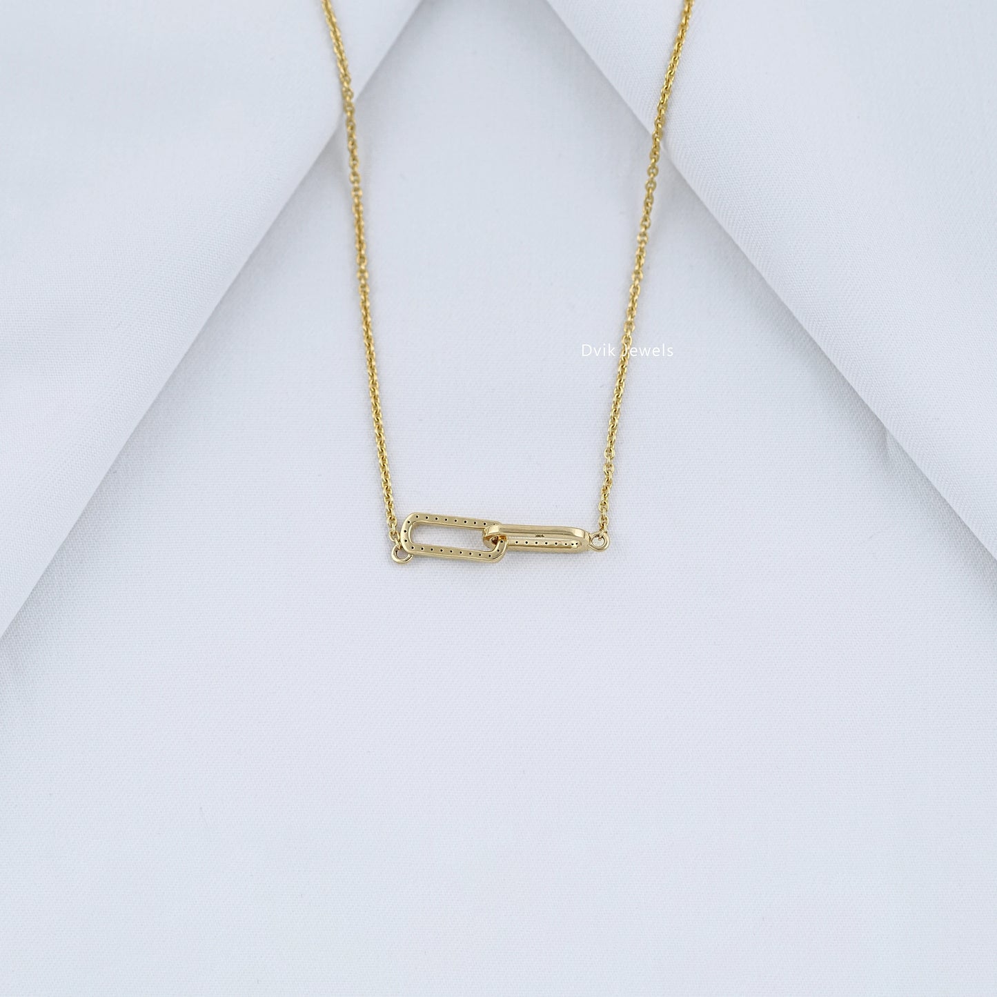 Round Lab Diamond Open Rectangle Double Link Pendant Pendant