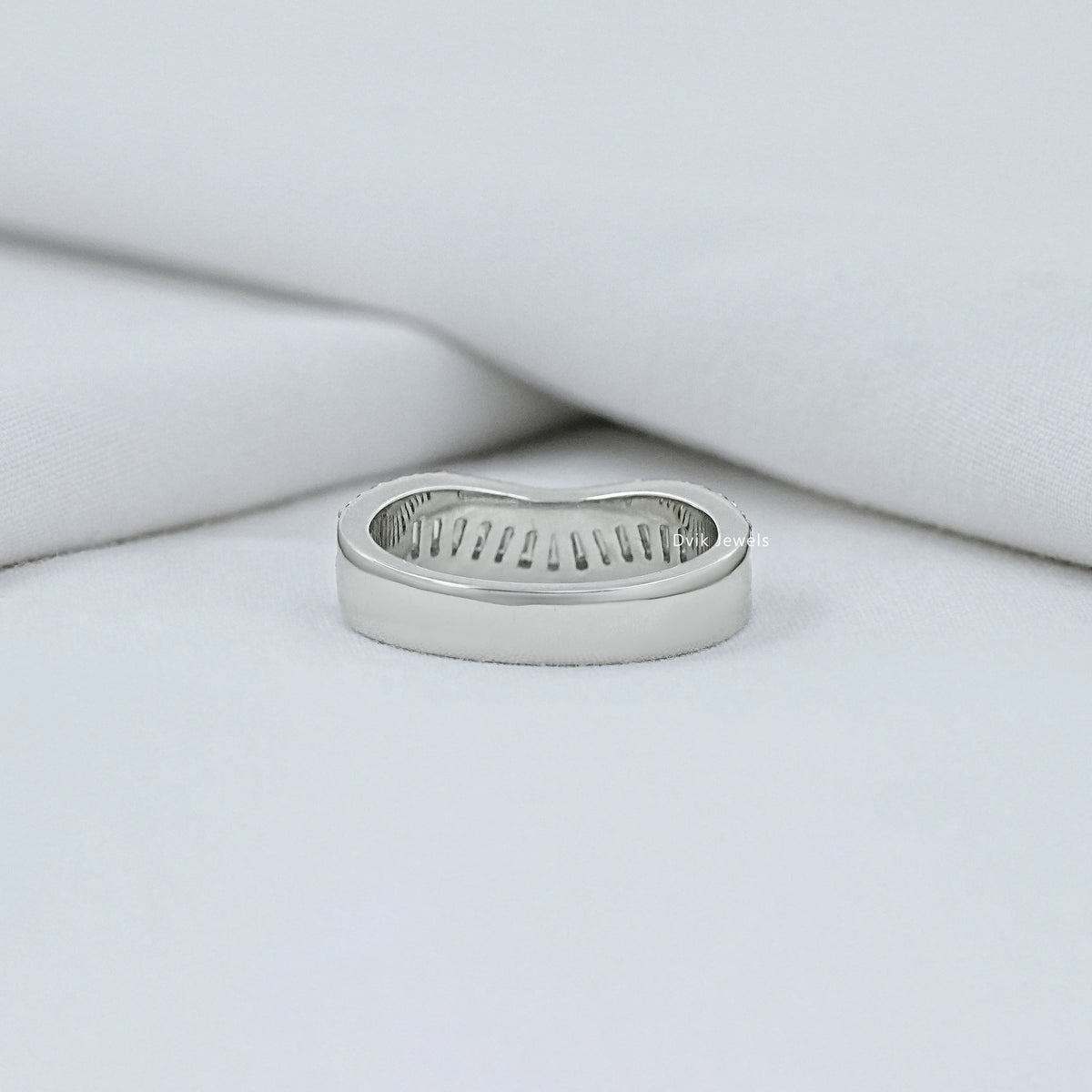Tapered Baguette & Round Diamond Three Row Curved Band