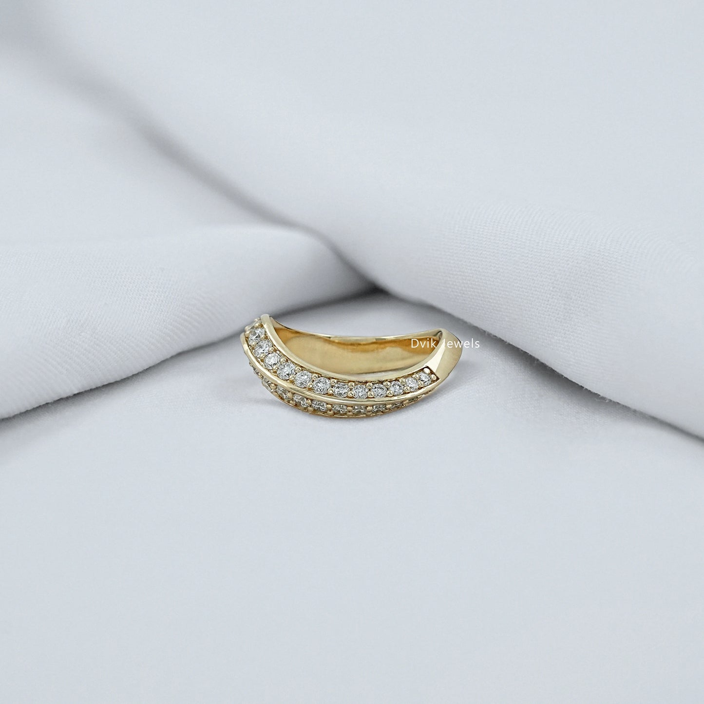 Double Row Round Diamond Curved Band