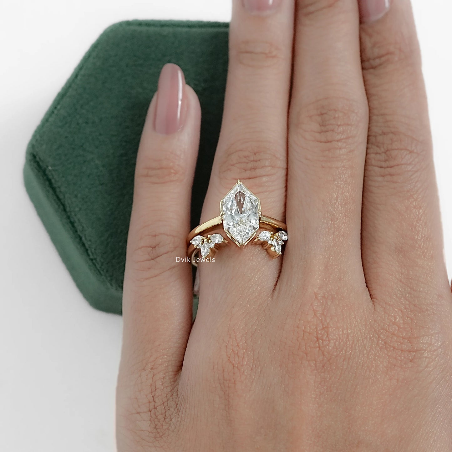 Round Cut Dutch Marquise Bridal Set with IGI certified Lab Diamond worn by woman’s hand