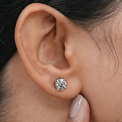 Round Lab Grown Diamond Stud Earring