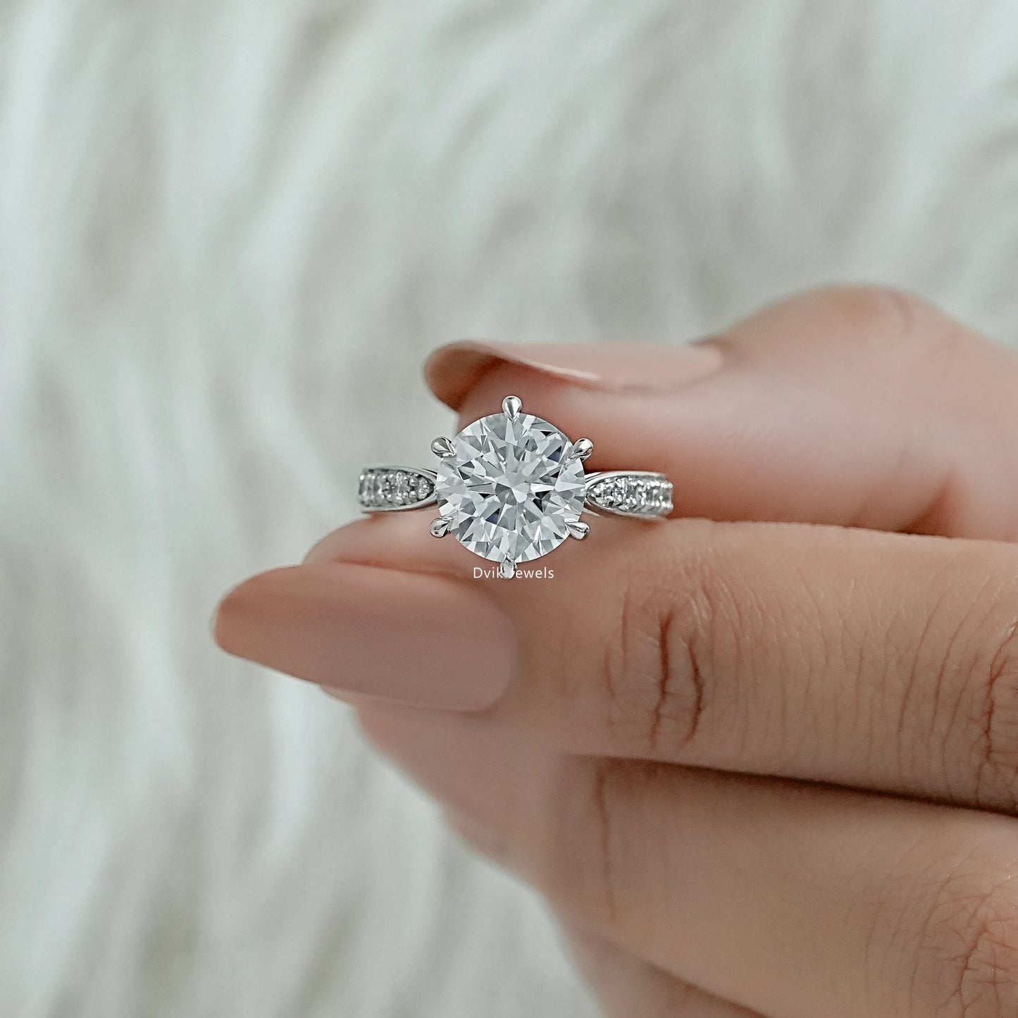 Round lab diamond engagement ring with split shank pave details