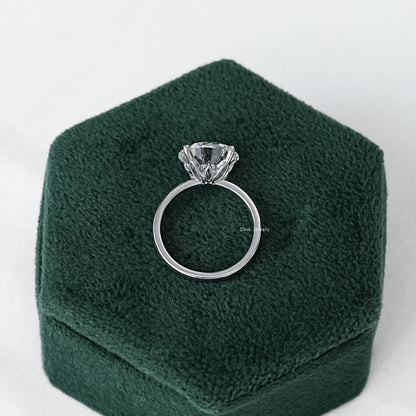 Round Cut Diamond Solitaire Engagement Ring