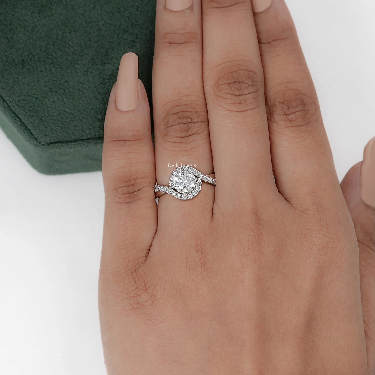 Round Cut Halo Diamond Engagement Ring
