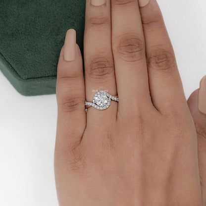 Round Cut Halo Diamond Engagement Ring