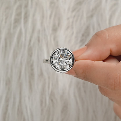Round Lab Diamond Bezel Set Hidden Halo Solitaire Ring Ring