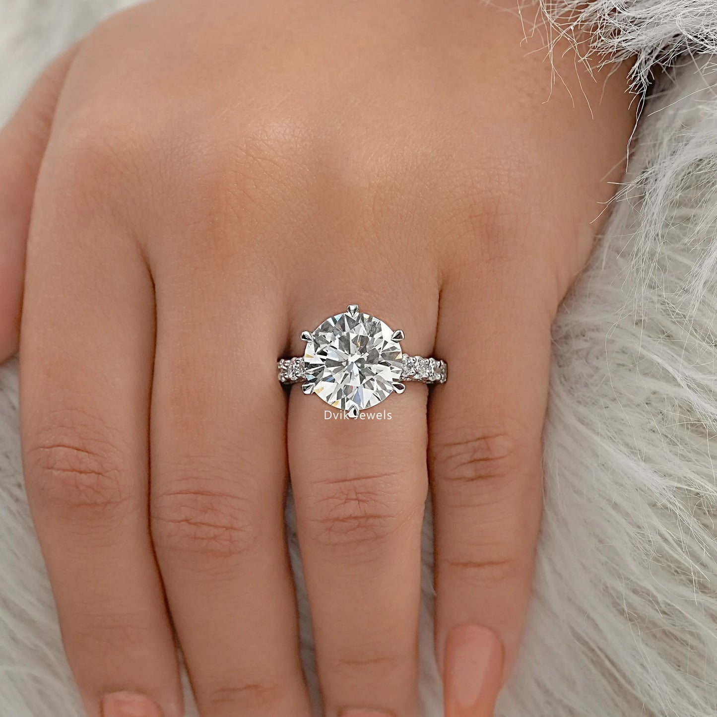 Round Lab Diamond Hidden Halo Cross Gallery Accent Ring Ring