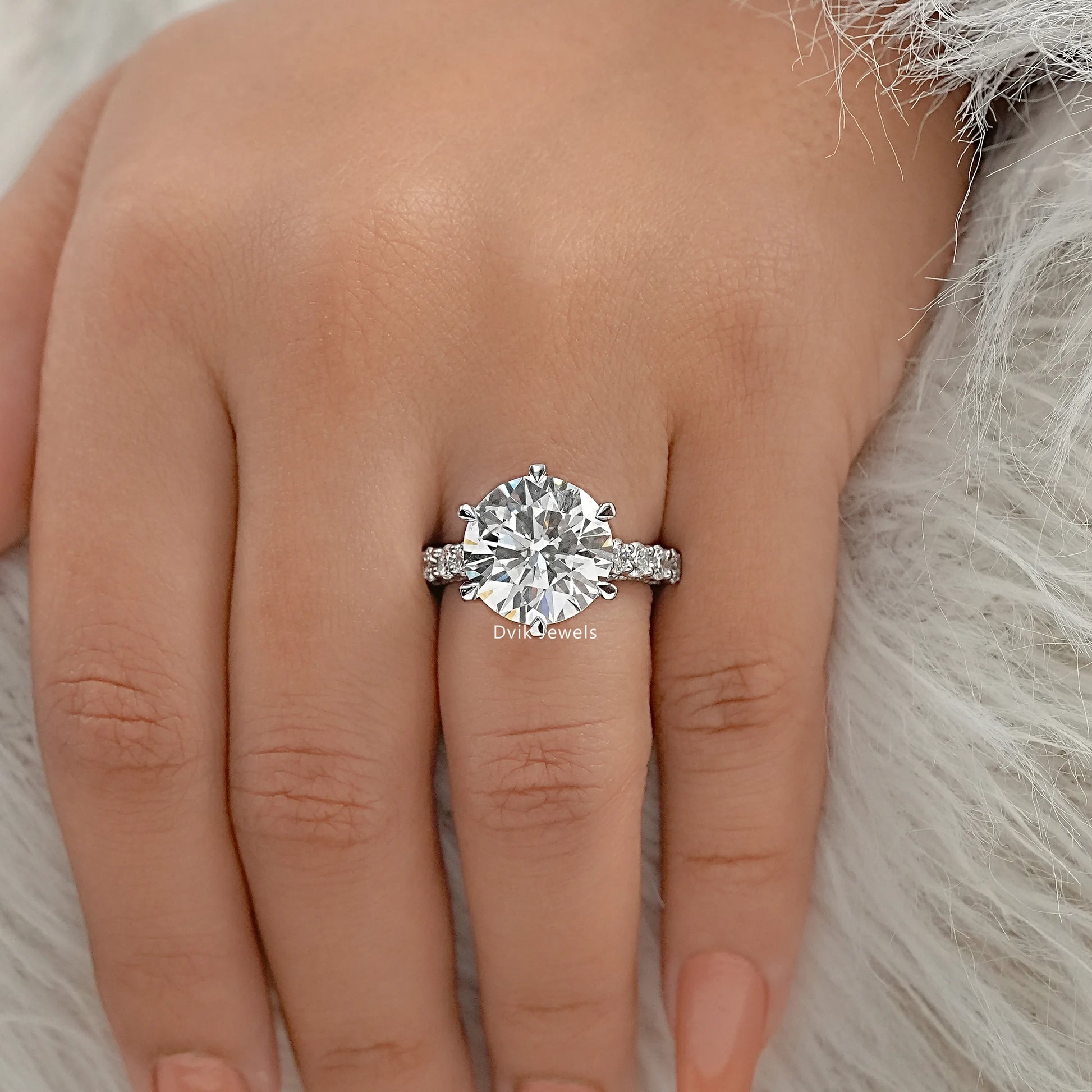 Round Lab Diamond Hidden Halo Cross Gallery Accent Ring Ring