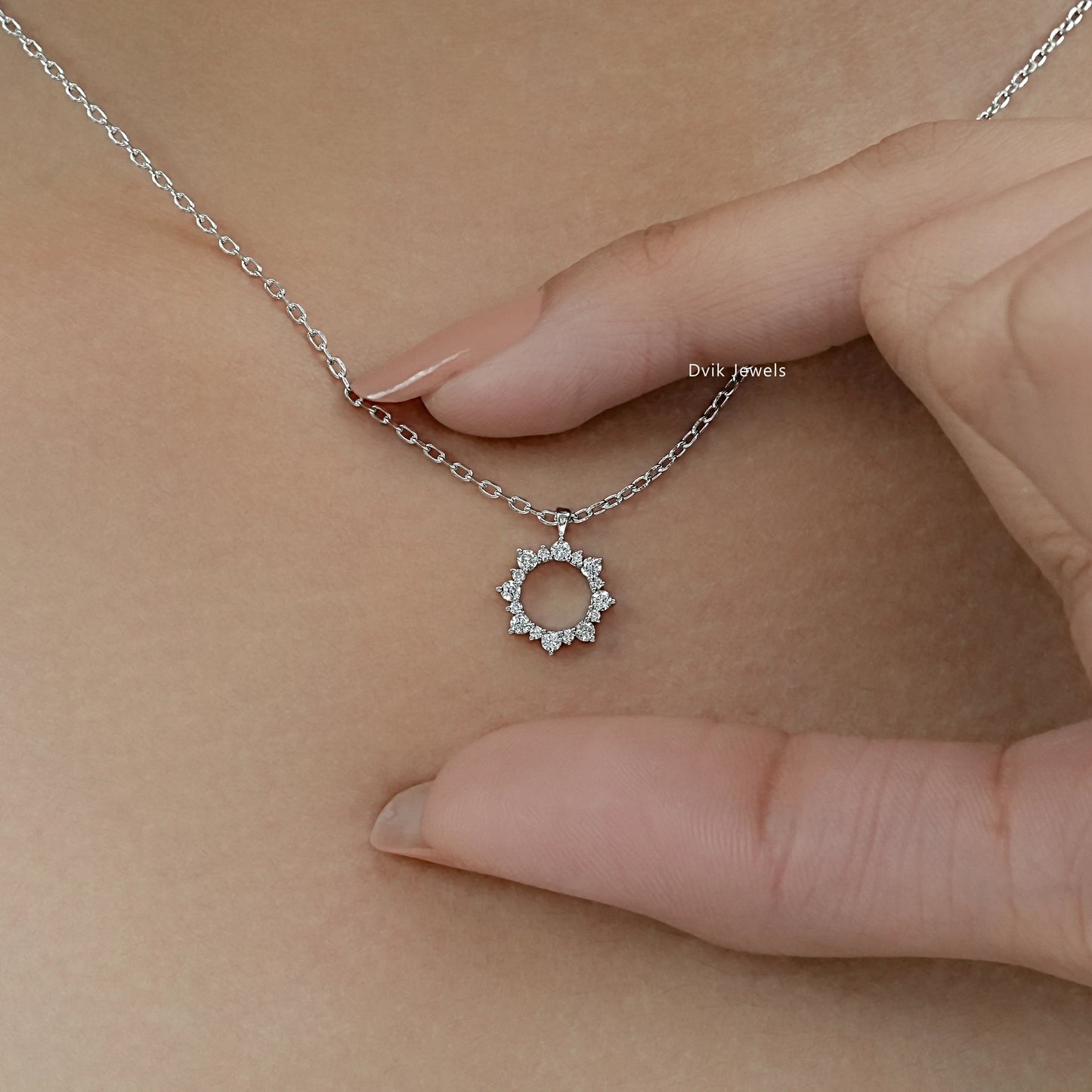 Floral Style Round Diamond Dainty Pendant Pendant