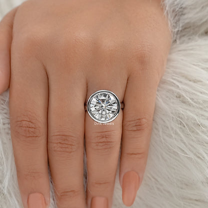Round Lab Diamond Bezel Set Hidden Halo Solitaire Ring Ring