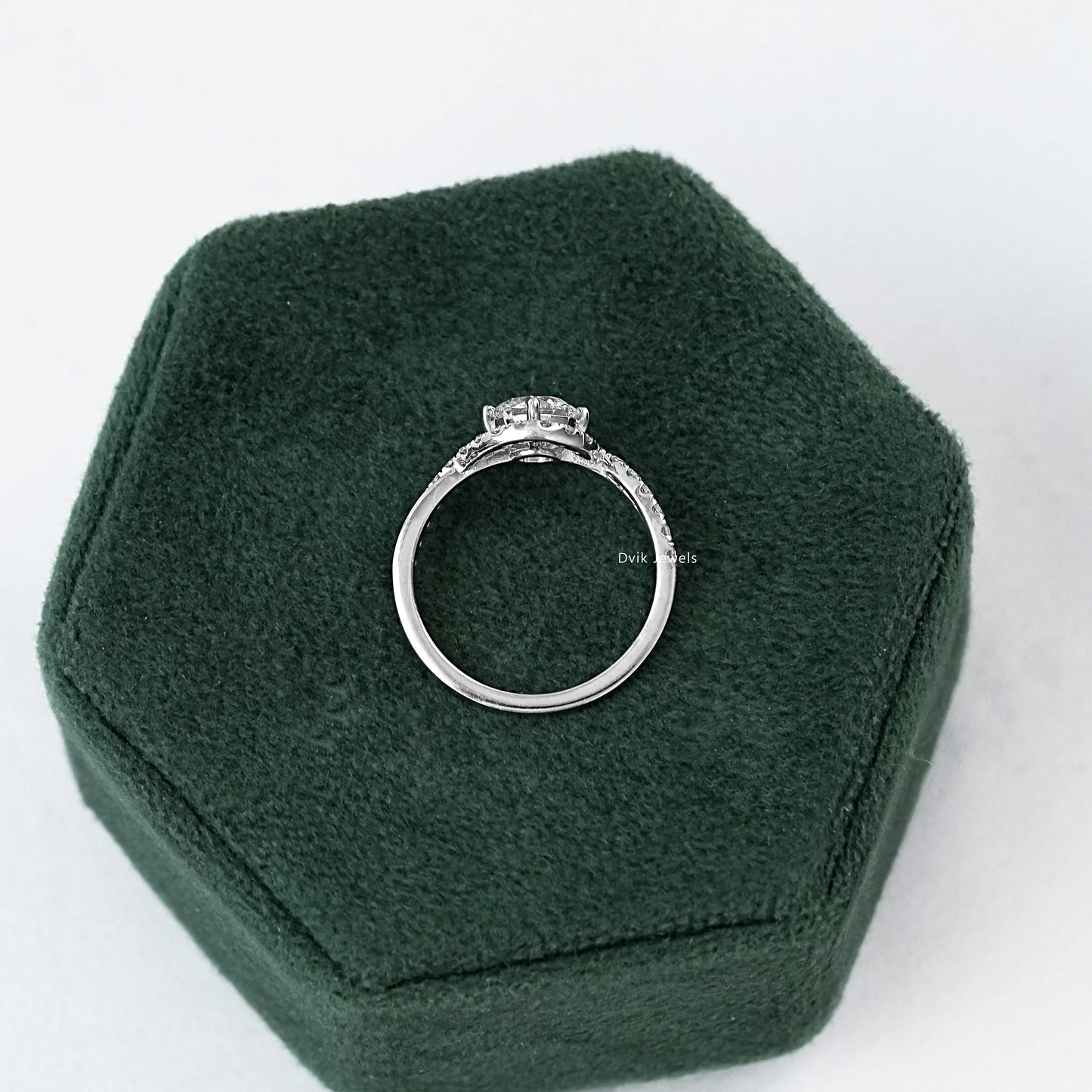 Round Cut Halo Diamond Engagement Ring