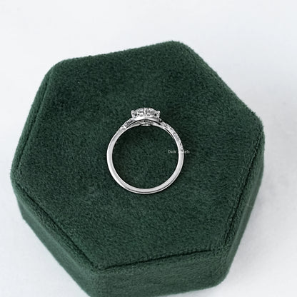 Round Cut Halo Diamond Engagement Ring