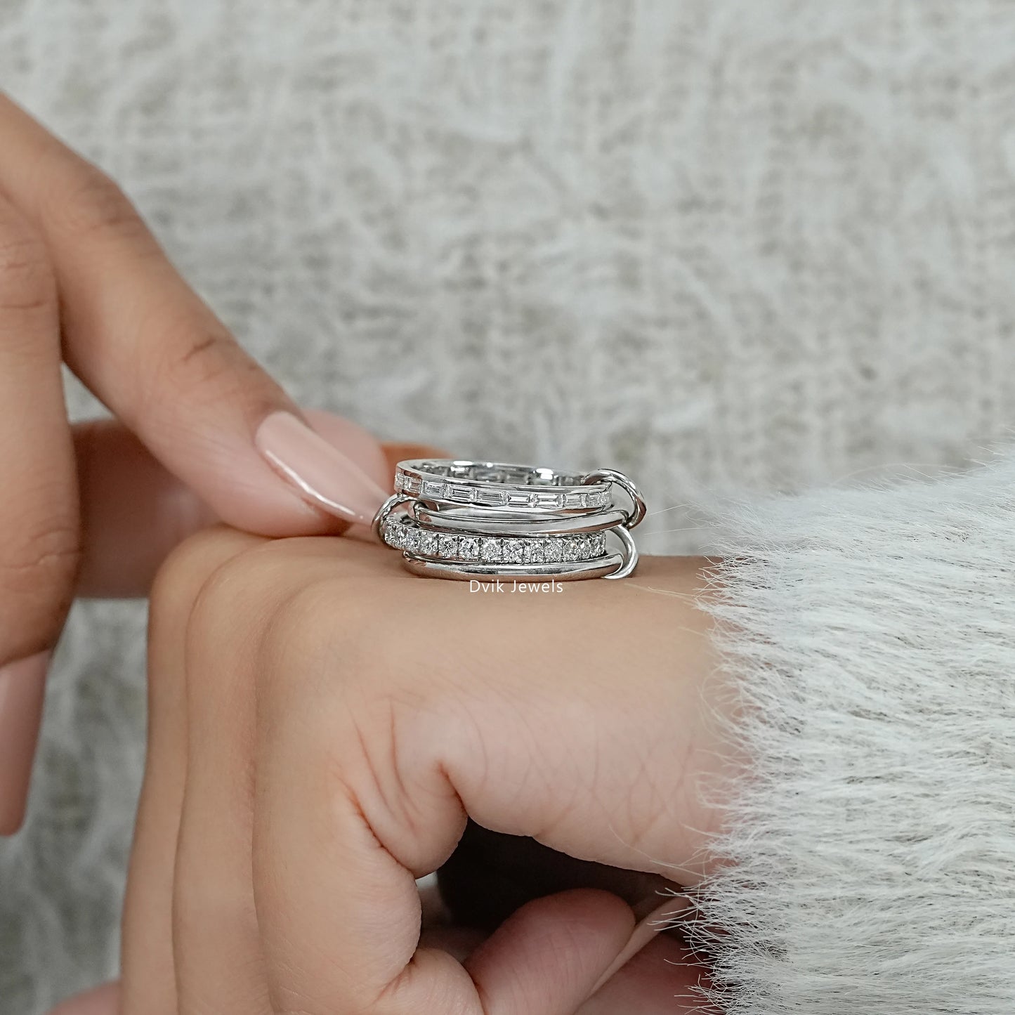 Interlink Baguette And Round Diamond Band