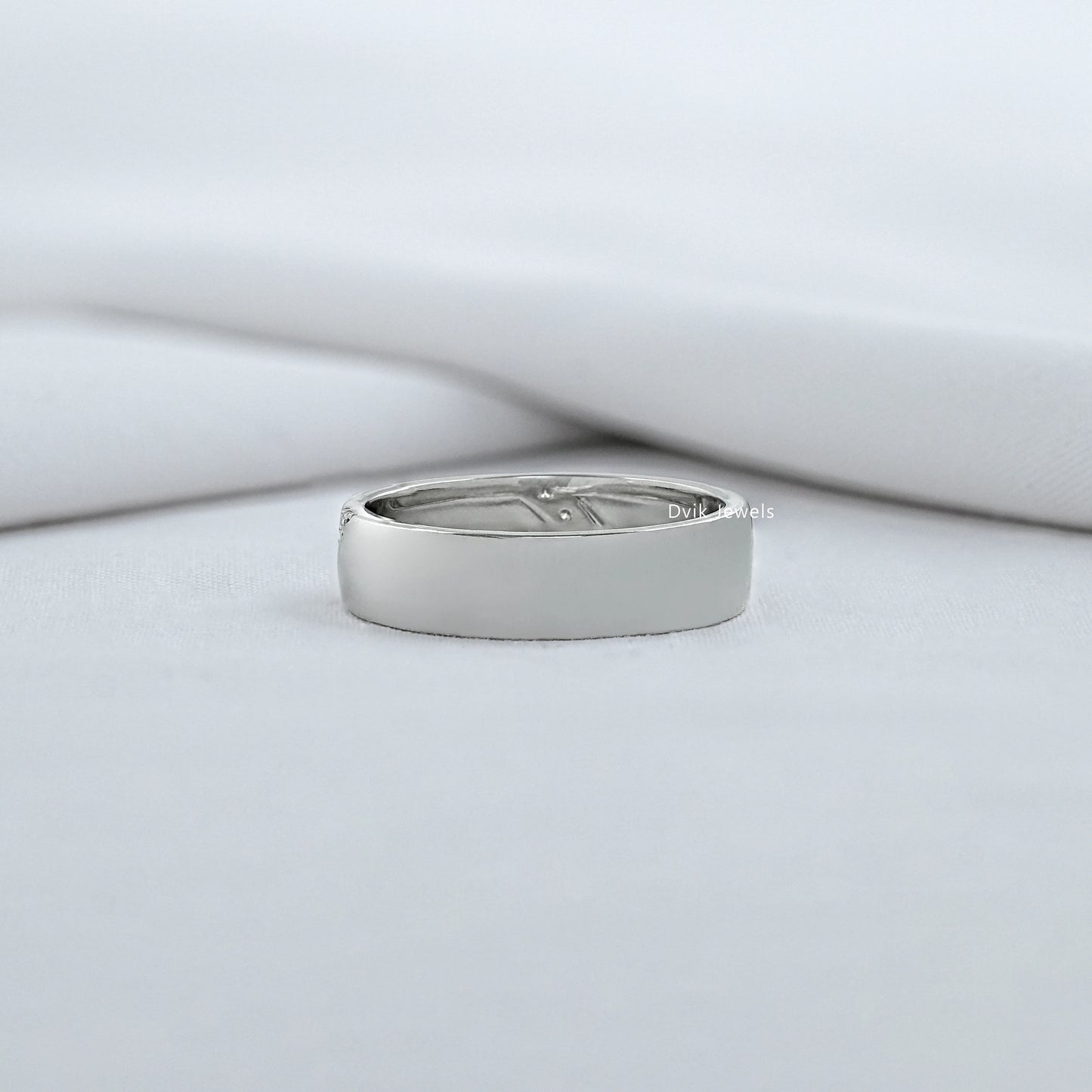 Round Cut Lab Diamond Men's Band