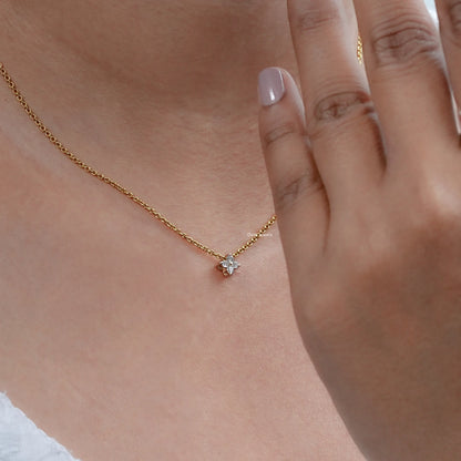 Round Diamond Floral Style Minimalist Pendant