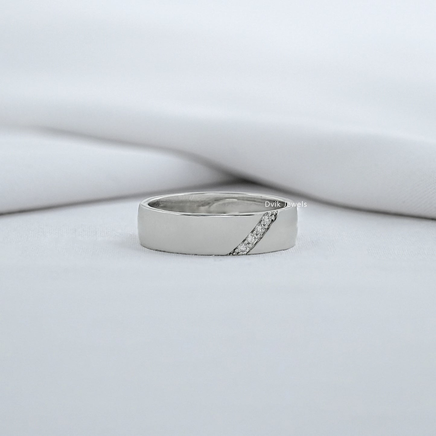 Round Cut Lab Diamond Men's Band