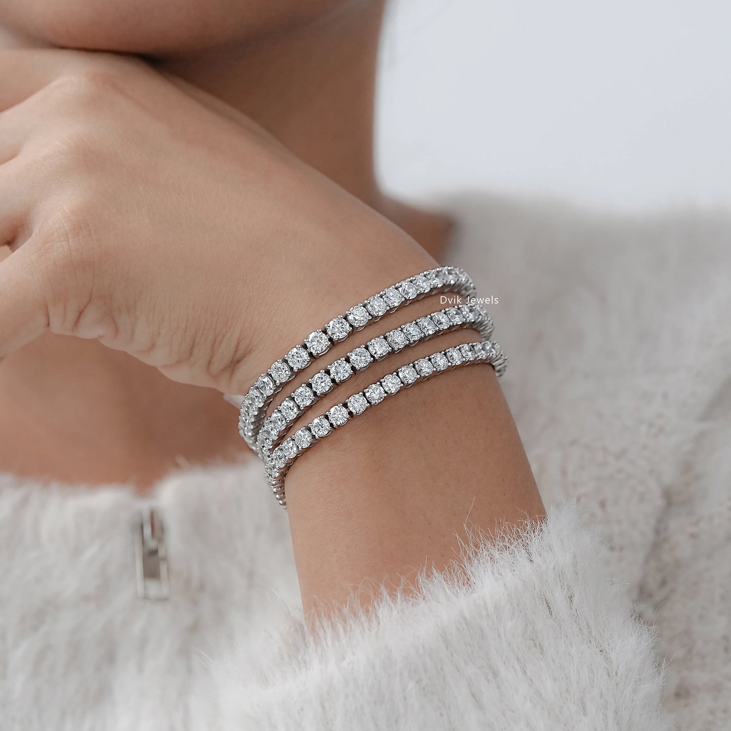 Round Cut Diamond Tennis Bracelet For Her