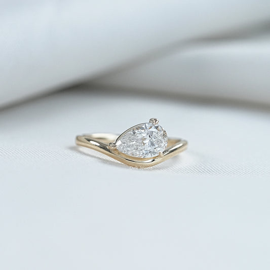 1 Carat Pear Cut Diamond Curved Ring