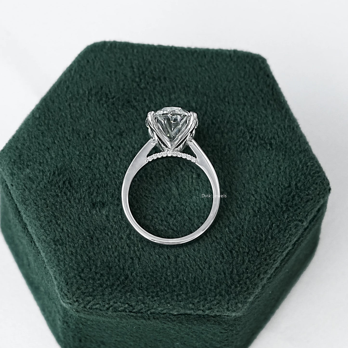 Stunning Oval Cut Diamond Solitaire Ring