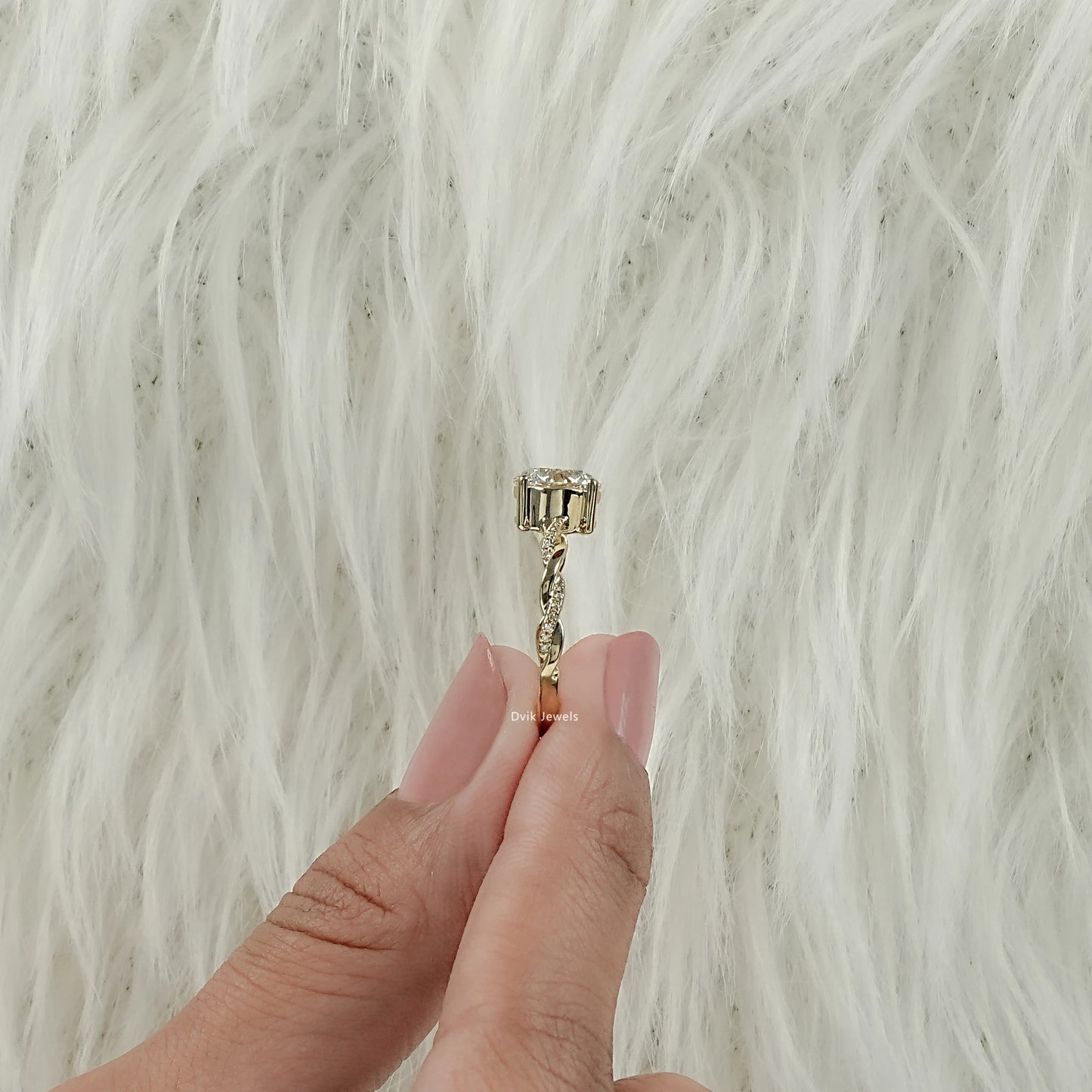 Round Cut Solitaire Engagement Ring with Twisted Diamond Band