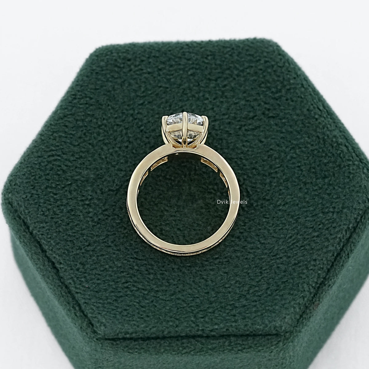 Baguette Accent Engagement Band